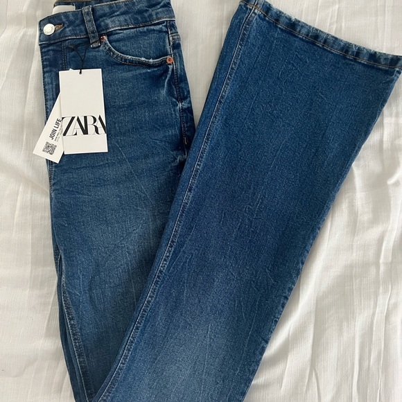 Zara high waist skinny flare jeans - Picture 2 of 4